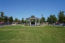 Carrollton_July_2019_09_(Carrollton_Square)